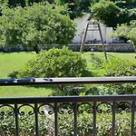 Nikos Apartments