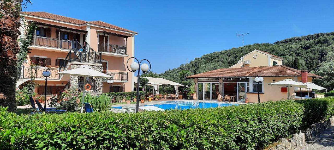 Aparthotel Nikos